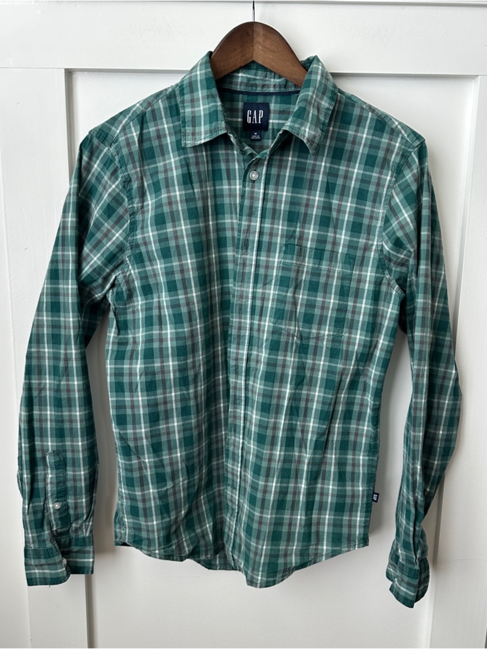 GAP Men's Green and White Plaid Button-Down Shirt